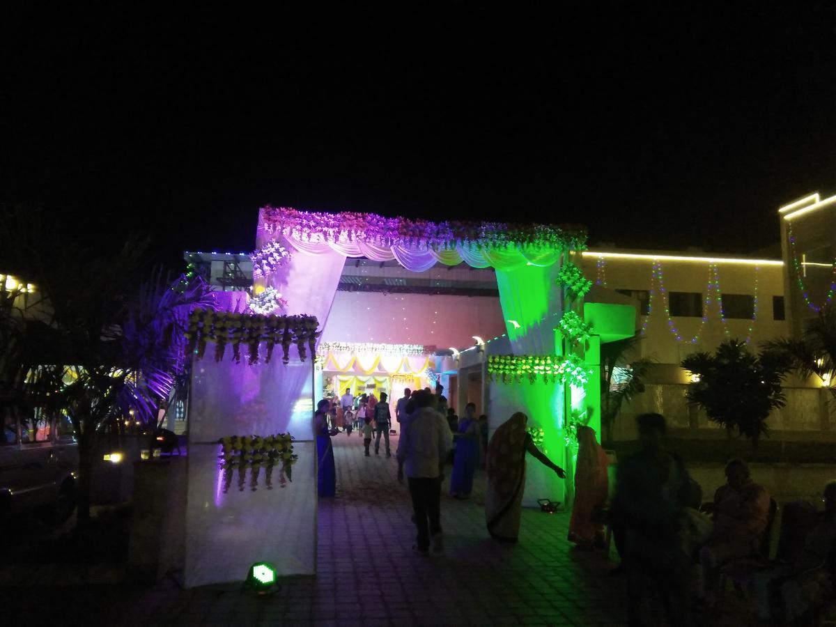 Silver Estate Resort Tikamgarh Exterior foto