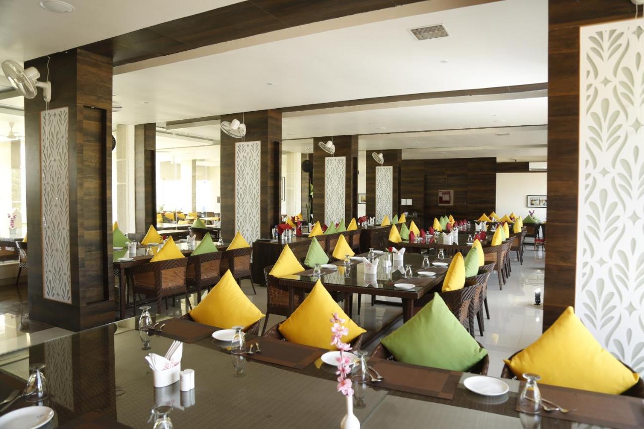 Silver Estate Resort Tikamgarh Exterior foto